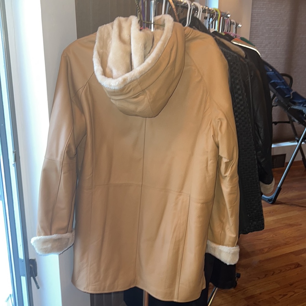 Leather jacket - Picture 4 of 7